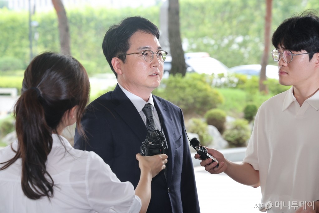 윤석열 대통령, 내란 혐의로 검찰 직접 수사 예정, 한국 정치에 파장 예상