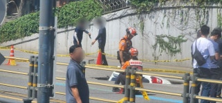 난데없이 땅이 쑥 꺼져…SUV 빠졌어요 성산로 싱크홀에 2명 중상