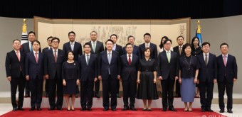 윤 대통령, 김용현 국방장관·신원식 안보실장·장호진 특보에 임명장