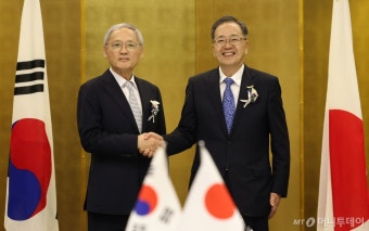 유인촌 