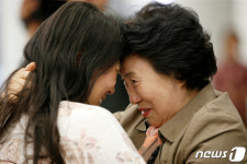 아임 쏘리 49살이 된 5살 딸…발톱 빠져라 뛰었던 엄마, 그제야 웃었다[뉴스속오늘]