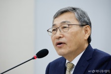 취임 닷새인데 국감 나온 정근식 서울교육감 