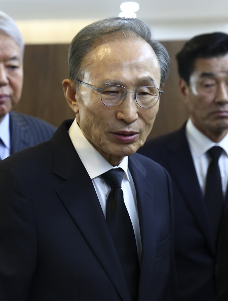 정진석 대통령실장, 제주항공 여객기 희생자들을 추모하는 조문식에 참여하여 함께 운영합니다