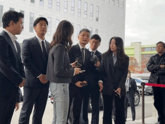 'SM 주가조작 의혹' 카카오 김범수 보석 후 첫 재판 