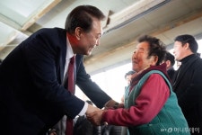 저 믿으시죠? 윤 대통령, 자영업자 대책 발표…배달수수료 30% 낮출 것