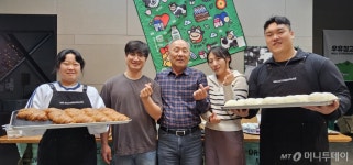 젖소 2마리로 시작한 농부…이젠 연매출 100억원대 축산기업