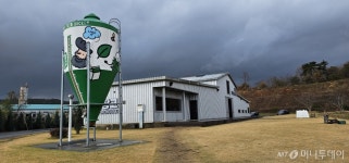 젖소 2마리로 시작한 농부…이젠 연매출 100억원대 축산기업