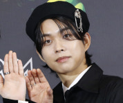 카메라가 종이싸개?…유명 아이돌밴드, 여혐 발언 논란에 사과