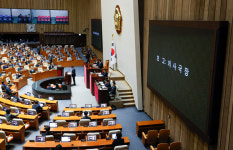 계엄·탄핵무산에 흔들렸던 방산주… 4연속 상승, 악재 털었나?