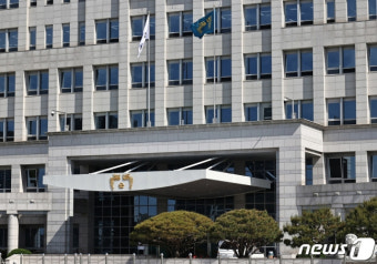 탄핵소추안 표결 'D-데이'…윤 대통령은 한남동 관저, 참모들은 용산