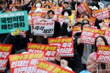 尹 파면 광화문·안국역서 찬반 격돌…도심 곳곳 집회 열린다