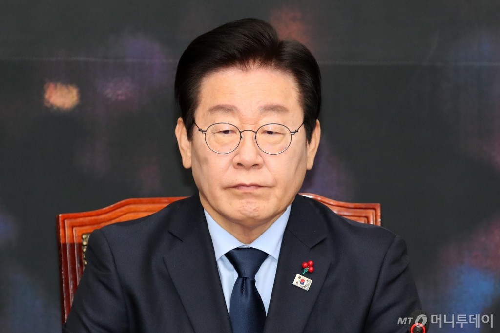 이재명, 항소심부터 즉시 공판…법원에 위헌법률심판 제청 논란 여전