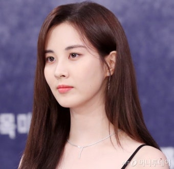 서현 팔 뿌리치고 물티슈로 벅벅…'김딱딱' 김정현, 6년만 사과