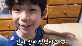 엄마 몰래 라면 영상 대박났던 꼬마 유튜버…수능 후 깜짝 근황