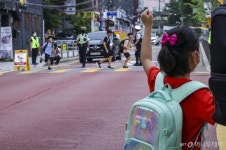 개학 한 달 미뤄요 등교 나흘 앞 날벼락…북성초에 무슨 일이