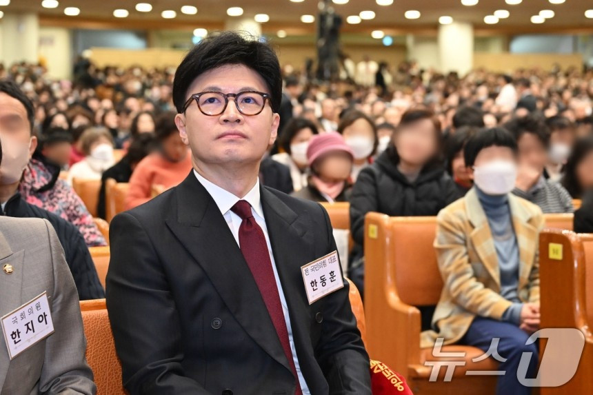 한동훈 헌재 판결 승복은 선택 아닌 당연 발언, 개헌 논의도 제기