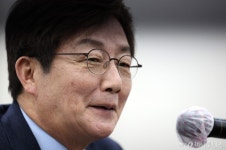 유승민 배신자 프레임, 옳은 길 갔던 대가…박근혜와 오해 풀고 싶다