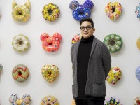 도넛 작가 김재용, 첫 에디션 공개…화려한 색채·해학 담았다