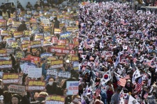 재판관 출근길엔 어떤 모습 포착될까…탄핵선고 시간대별 관전 포인트