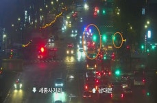 시청역 출구 쪽에 서울 한복판도 땅 꺼짐 공포…당국 복구 작업