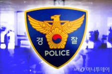 새벽에 편의점 유리 벽돌로 와장창…현금·담배 훔친 10대들