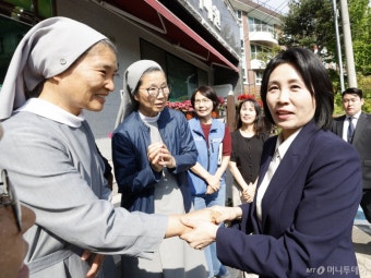 조용한 내조로 주목받는 퍼스트레이디 김혜경 여사, 이재명 정부에서 어떤 역할을 맡을까