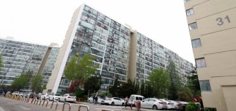 강남 은마아파트 공사장서 매몰된 작업자 2명 구조…1명 심정지