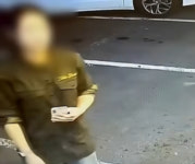 렌터카 돌진 약국 박살낸 만취녀, 태연하게 담배 피우며 신경꺼