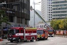 [속보]서울광장 인근 서울센터빌딩서 화재