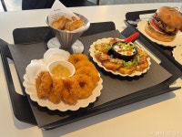 세 살배기부터 칠순 노인까지…칠곡 입맛 사로잡은 ㅁㅁㅎㅅ 버거
