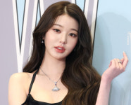 21세 장원영, 137억 한남동 빌라 전액 현금 매입…김태희 살던 그곳