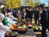 K-푸드 열풍 타고 김치 수출 확대…송미령 장관 김치원료공급 단지 조성 등 뒷받침