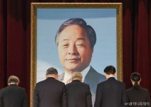 YS 10주기 민주당 김영삼처럼 정도의 길 걷겠다…행사엔 불참