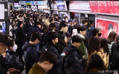 서울시, 홍대입구역 등 5개 환승 역사 혼잡 개선 추진