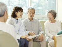 한국직업능력진흥원, 노인심리 상담사 자격증 포함 자격 과정 3과목 무료 수강