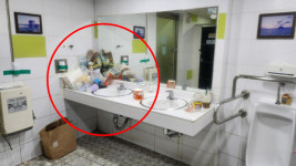 쓰레기장 된 대부도 테마파크 화장실…세면대 위에 한무더기