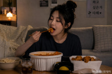 아, 스트레스 야식으로 확 풀려다가…우울증 위험 오히려 쑥