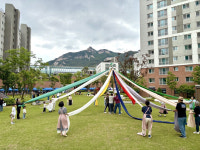○○ 엄마, 우리 애 좀 봐줘 요즘도 이게 돼?...이곳에선 일상이라는데
