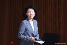 [속보]'5·18 폄훼' 이진숙 제명 촉구 결의안, 與주도 본회의 의결