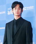 논란 벗은 김수현, 'TMA→AAA' 시상식 참석 확정…활동 박차