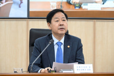구윤철 