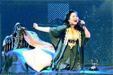 작지만 탄탄한 소극장 오페라