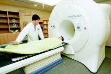 삼성암센터, 1주일이면 진료서 수술까지 끝내