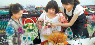 `시들지 않는 꽃` 수출효자로 키운다