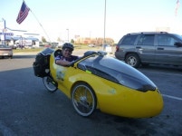 재생에너지로 미국 횡단, 로켓 트라이크 2,500마일 달려