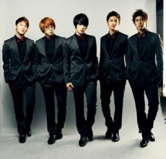 동방신기 멤버 간의 갈등, 팬들 싸움으로 번지나