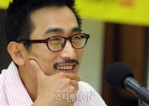 [포토] 차인표, 즐겁게 읽을 수 있는 소설 `오늘예보`