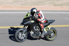 파이크피크 레이싱 모터사이클 부문 최고기록 갱신