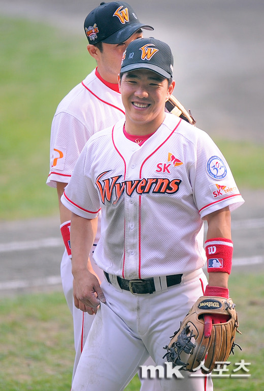 이호준의 결승 안타로 롯데, 두산에 5-4 역전승!
