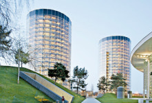 미래세계 같은 신차 출고장 `아우토슈타트` 과거 간직한 車박물관